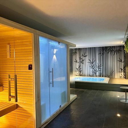 Luxury Suites Rocopom - Lake Front 말그라테 외부 사진