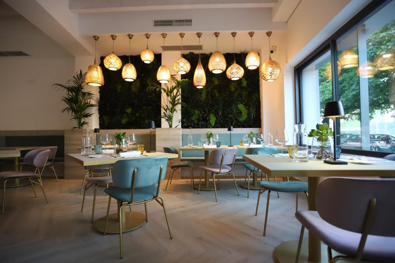 Luxury Suites Rocopom - Lake Front 말그라테 외부 사진