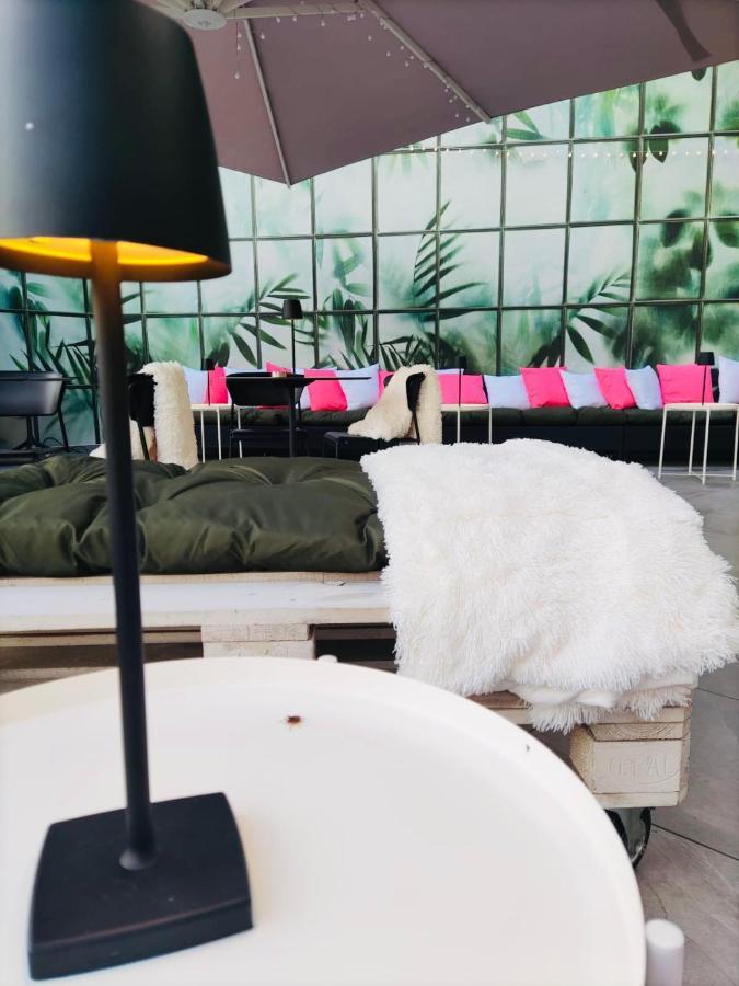 Luxury Suites Rocopom - Lake Front 말그라테 외부 사진
