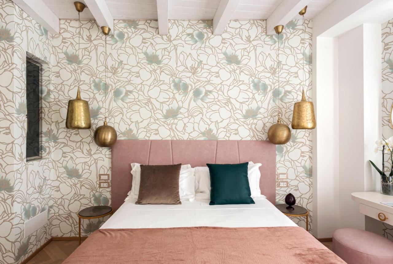 Luxury Suites Rocopom - Lake Front 말그라테 외부 사진