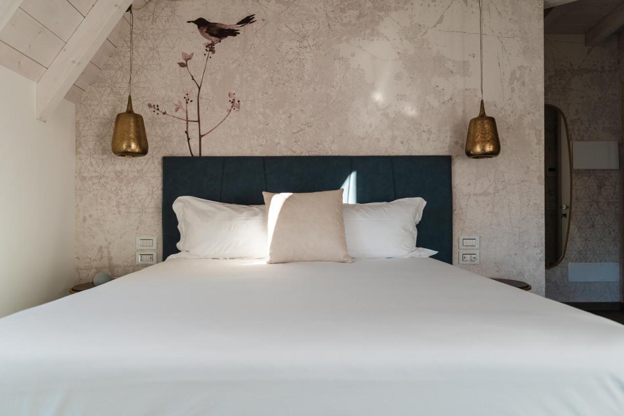 Luxury Suites Rocopom - Lake Front 말그라테 외부 사진