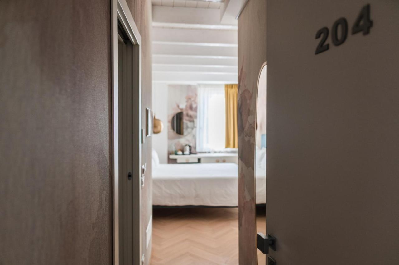 Luxury Suites Rocopom - Lake Front 말그라테 외부 사진