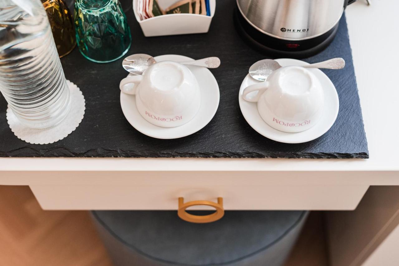 Luxury Suites Rocopom - Lake Front 말그라테 외부 사진