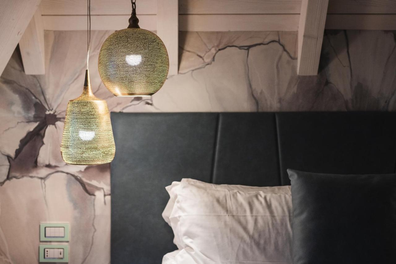 Luxury Suites Rocopom - Lake Front 말그라테 외부 사진