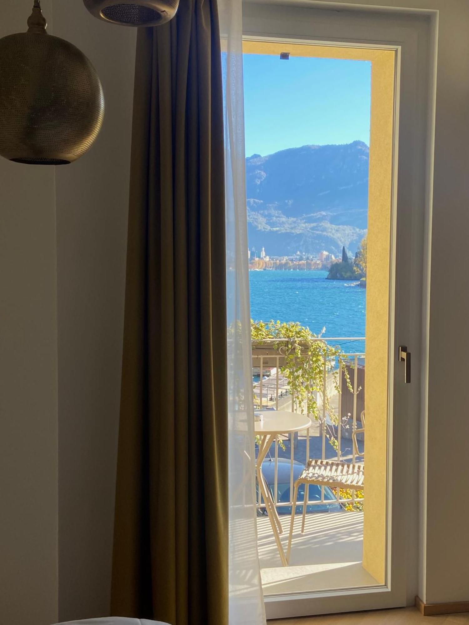 Luxury Suites Rocopom - Lake Front 말그라테 외부 사진