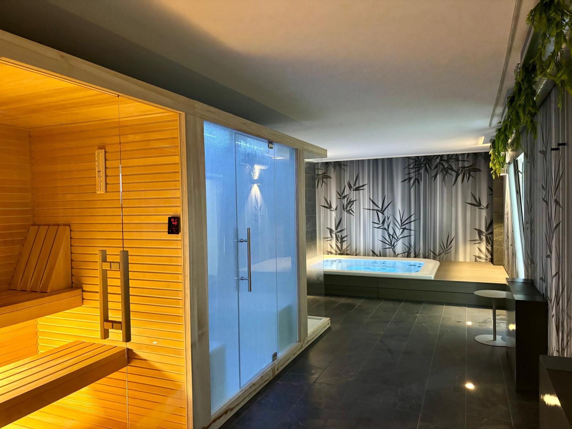 Luxury Suites Rocopom - Lake Front 말그라테 외부 사진